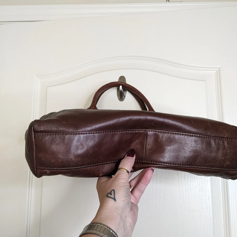 Fossil• Khaki Green & Leather Messenger Lap Top Bag🍂